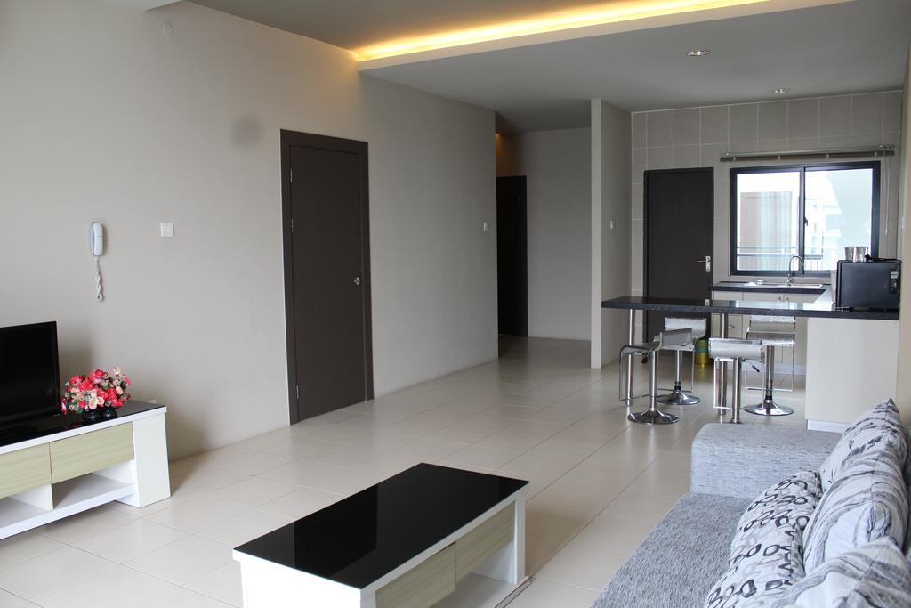 Tribeca Suites Κουτσίνγκ Εξωτερικό φωτογραφία